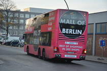 Am 31.10.2015 fährt B-V 3316 auf der Linie 100. Aufgenommen wurde ein MAN Lion's City DD / Berlin Zoologischer Garten, Hertzallee.
