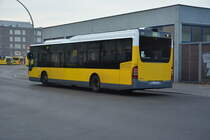 Am 31.10.2015 fährt B-V 2299 auf der Linie 204. Aufgenommen wurde ein Mercedes Benz Citaro Facelift Low Entry / Berlin Zoologischer Garten, Hertzallee.
