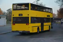  25 Jahre Linie 100  und deswegen sind einige Historische Busse unterwegs zwischen Berlin Zoologischer Garten und Berlin Alexanderplatz. Hier zu sehen ist ein MAN SD 202 DXX (B-Z 3575). Aufgenommen am Bahnhof Berlin Zoologischer Garten / Hertzallee / 31.10.2015.
