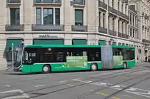 Mercedes Citaro 7032, auf der Linie 30 fährt zur Haltestelle Steinenschanze. Die Aufnahme stammt vom 22.04.2016.
