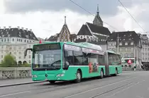 Mercedes Citaro 719, auf der Linie 34, überquert die Mittlere Rheinbrücke. Die Aufnahme stammt vom 24.04.2016.
