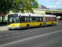 Solaris Urbino auf der Linie 108 nach Waldesruh Mahlsdorfer Allee am S+U Bahnhof Berlin Lichtenberg.(22.4.2016)
