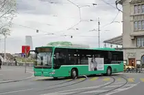 Mercedes Citaro 809, auf der Linie 33 fährt zur Haltestelle Universitätsspital. Die Aufnahme stammt vom 25.04.2016.
