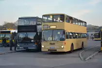  25 Jahre Linie 100  und deswegen sind einige Historische Busse unterwegs zwischen Berlin Zoologischer Garten und Berlin Alexanderplatz. Hier zu sehen ist ein MAN SD 202 (B-U 3776) / MAN SD 74 (SD 200) (B-Q 2626H). Aufgenommen am Bahnhof Berlin Zoologischer Garten / Hertzallee / 31.10.2015.
