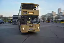  25 Jahre Linie 100  und deswegen sind einige Historische Busse unterwegs zwischen Berlin Zoologischer Garten und Berlin Alexanderplatz. Hier zu sehen ist ein MAN SD 74 (SD 200) (B-Q 2626H). Aufgenommen am Bahnhof Berlin Zoologischer Garten / Hertzallee / 31.10.2015.
