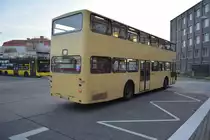  25 Jahre Linie 100  und deswegen sind einige Historische Busse unterwegs zwischen Berlin Zoologischer Garten und Berlin Alexanderplatz. Hier zu sehen ist ein MAN SD 74 (SD 200) (B-Q 2626H). Aufgenommen am Bahnhof Berlin Zoologischer Garten / Hertzallee / 31.10.2015.

