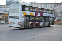 Am 31.10.2015 fährt B-V 3349 auf der Linie 245 zum Hauptbahnhof in Berlin. Aufgenommen wurde ein MAN Lion's City DD / Berlin Zoologischer Garten, Hertzallee.
