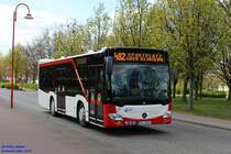 Mercedes-Benz O 530 Citaro C2 K, Wagennummer 527, der Uckermärkischen Verkehrsgesellschaft mbH, 2016 auf der Linie 482 in Schwedt/Oder.