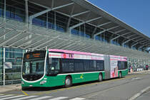 Mercedes Citaro 7052, wartet an der Endstation der Linie 50 beim Euroairport. Die Aufnahme stammt vom 06.05.2016.