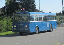 Historischer VBZ-Bus Nr. 324 (FBW/Tüscher, Baujahr 1954) auf der 21. Oldtimerausfahrt, kurz nach dem Start beim Bahnhof Rickenbach-Attikon am 7.5.2016.