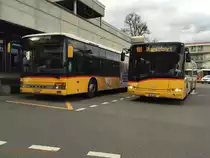 Setra 319NF traff am 12.4.2016 einen Solaris in Aarberg.