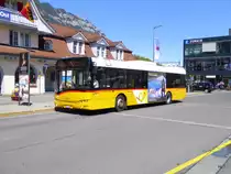 Postauto - Solaris  BE  610535 bei den Bushaltestellen vor dem Bahnhof in Interlaken Ost am 06.05.2016