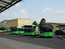 Zwei RhönEnergie Solaris und ein Mercedes Benz Citaro 1 Facelift in der Mitte am 13.05.16 in Fulda ZOB