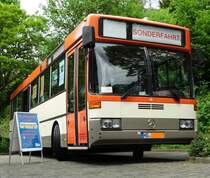 Ein Mercedes Benz O405 der mal in Frankfurt gefahren ist am 16.05.16 in Königstein beim Bahnhofsfest Downside