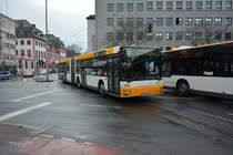 Am 04.12.2015 fährt MZ-SW 700 auf der Linie 55 durch die Innenstadt von Mainz. Aufgenommen wurde ein MAN Niederflurbus der 2. Generation.
