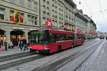 Bernmobil Hess/Volvo B 7LA Nr. 256 als Tramersatz auf der Linie 9 bei der Haltestelle Bern Bärenplatz, 14.05.2016.