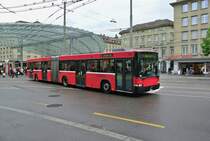 Bernmobil Hess/Volvo B 7LA Nr. 265 als Tramersatz auf der Linie 8 beim Hauptbahnhof Bern, 14.05.2016.