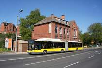 Stadtbus Gotha: Neoplan N 4521 CNG Centroliner Evolution (Wagennummer 115) des Omnibusbetriebes Wolfgang Steinbrück (Lackierung: Berlin), aufgenommen im Mai 2016 am Zentralen Omnibusbahnhof in Gotha.
