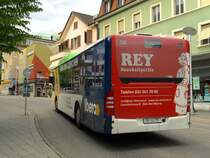 Citaro Nr. 24 mit Vollwerbung für Libero Tarifverbund, am 18.5.2016 beim Postplatz.