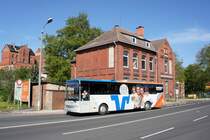 Mercedes-Benz Intouro vom Omnibusbetrieb & Reisebüro Lorenz GmbH / Nessetal - Reisen, aufgenommen im Mai 2016 am Zentralen Omnibusbahnhof in Gotha.