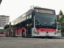 C2 Gelenkbus am warten beim Bhf Süd, am 18.5.2016.