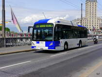 TL - VanHool Nr.303  VD 566772 unterwegs auf der Linie 16 in der Stadt Lausanne am 10.05.2016
