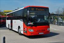 . Setra S 415 UL aufgenommen am Bahnhof in Emden am 06.05.2016.