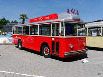 VB Biel- Berna-Hess Trolleybus Oldtimer Nr.21 zu Besuch im Verkehrshaus in Luzern anlässlich der Trolleybus Day 2016 vom 20-22.05.2016 und 75 Jahrfeier der VBL am 21.05.2016