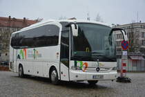 Am 09.12.2015 steht EE-T 669 auf dem Bassinplatz in Potsdam. Aufgenommen wurde ein Mercedes Benz Tourino.
