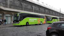 Setra am 10.04.2016 vor dem Hauptbahnhof Dresden
