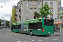 Mercedes Citaro 7039, auf der Linie 34 verlässt die Haltestelle am Wettsteinplatz. Die Aufnahme stammt vom 17.05.2016.