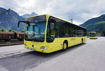 Zwei Mercedes-Benz Citaro O 530 II von POSTBUS, am 25.5.2016 geparkt nahe des Bahnhofs Lienz.