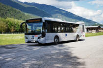 Ein VDL Citea der OGV macht sich am 25.5.2016 auf den Weg zur Haltestelle Oberdrauburg Bahnhof, um dort die Fahrgäste aus dem Anschlusszug, in Richtung Würmlach zu befördern.
Unterwegs war der Bus auf der Kfl. 5052.