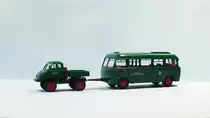 3593 + 3597 Unimog 411 mit Busanhänger Orion, grün, 1:87, Brekina 39007, Foto vom 18.2.2016