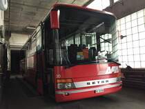 300er Setra der AFA in der Post Adelboden am 28.5.2016.