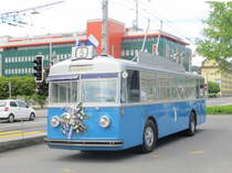 Fotohalt vor dem Busdepot Weinbergli für den FBW Nr. 25 von vbl-historic 
am 22.5.2016. Gelungene Rundfahrt ab dem VHS Luzern während den Trolleybus-Days im Rahmen des 75-Jahr Jubiläums  Trolleybusbetrieb  der Verkehrsbetriebe Luzern.