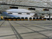 Postauto - Postautoparade bei der Postautohaltestelle ob dem Bahnhof Chur am 15.05.2016