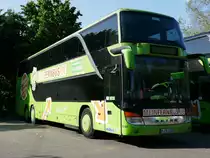 Setra 431-DT von merinfernbus.de bei der Carstation Sihlquai abgestellt, am 28.5.2016.