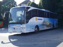 MB Travego von Rainbow, am 28.5.2016 bei der Carstation Sihlquai.