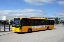 Bus Dänemark / Region Seeland / Region Sjælland: VDL Berkhof Ambassador - Wagen 8515 von Trafikselskabet Movia (Eigentümer Fahrzeug: Keolis Danmark A/S), aufgenommen im Mai 2016 am Bahnhof von Frederikssund.