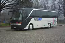 Am 01.01.2016 steht HCH-887 (Bus and minibus rent) auf dem Bassinplatz in Potsdam. Aufgenommen wurde ein Setra S 411 HD.
