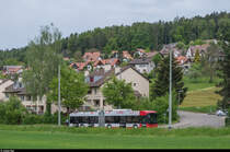 Hess Swisstrolley 107 kurz vor der Haltestelle Stocken in Richtung Oberseen. 9. Mai 2016