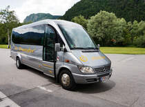 Mercedes 616 CDI von Siebler Reisen, unterwegs auf der Kfl. 5021 als Kurs 34 (Steinfeld im Drautal Volksschule - Oberdrauburg Bahnhof), am 8.6.2016 bei der Haltestelle Oberdrauburg Bahnhof.