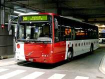 tpf - Volvo 8700 Bus Nr.91 FR 300281 eingeteilt auf der Linie 346 nach Bulle am warten in den Unterirdischen tpf Bushaltestellen im Bahnhof von Fribourg am 05.07.2008