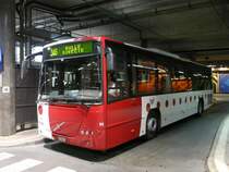 tpf - Volvo 8700 Bus Nr.95 FR 300313 eingeteilt auf der Linie 346 nach Bulle am warten in den Unterirdischen tpf Bushaltestellen im Bahnhof von Fribourg am 26.07.2008