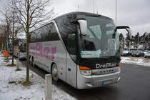 Zur  Grünen Woche 2016  ist PIR-AT 470 zu Besuch in Berlin. Aufgenommen wurde ein Setra S 415 HDH (Reisedienst Dreßler GmbH) / 16.01.2016 / Berlin, Olympischer Platz.
