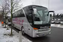 Zur  Grünen Woche 2016  ist PIR-AT 470 zu Besuch in Berlin. Aufgenommen wurde ein Setra S 415 HDH (Reisedienst Dreßler GmbH) / 16.01.2016 / Berlin, Olympischer Platz.
