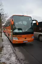 Zur  Grünen Woche 2016  ist MSH-HP 444 zu Besuch in Berlin. Aufgenommen wurde ein Mercedes Benz Travego (Pohl - Reisen) / 16.01.2016 / Berlin, Olympischer Platz.
