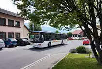 Setra S 415 NF von Siebler Reisen unterwegs auf der Kfl. 5021 als Kurs 11 (Oberdrauburg Bahnhof - Gerlamoos), am 22.6.2016 bei der Haltestelle Steinfeld im Drautal Postamt.
