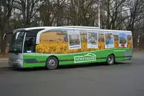 Zur  Grünen Woche 2016  ist UM-LS 38 zu Besuch in Berlin. Aufgenommen wurde ein Mercedes Benz Travego (Uckermärkische Verkehrsgesellschaft mbH) / 16.01.2016 / Berlin, Olympischer Platz.
